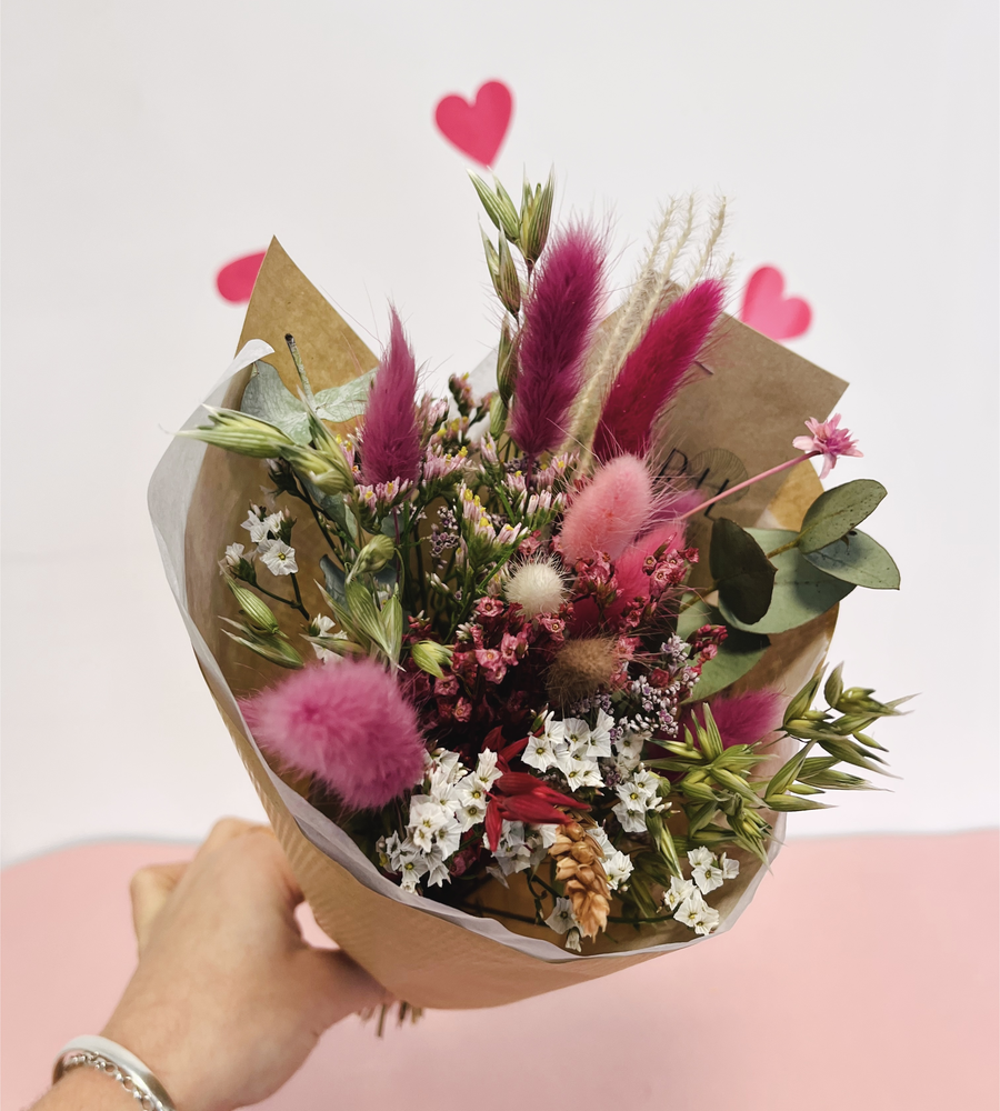 Bouquet de fleurs sechees avec son vase