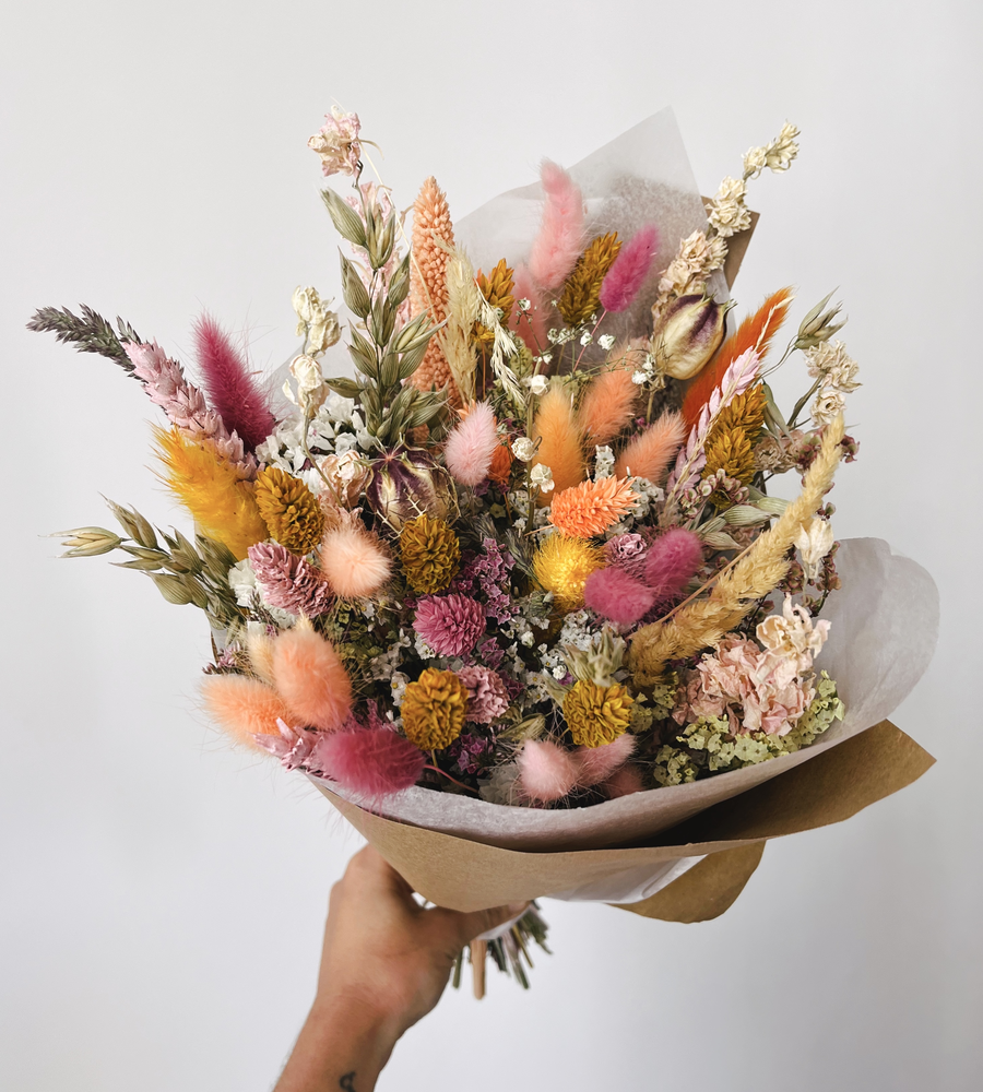 Bouquet de fleurs séchées tons jaune, orange, rose