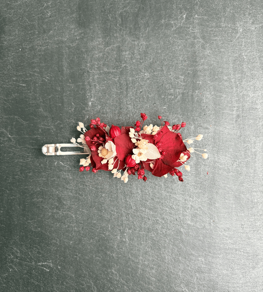 barrette fleurs séchées ton bordeaux