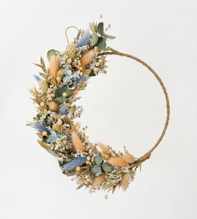 Couronne fleurs séchées tons beige, saumon et bleu